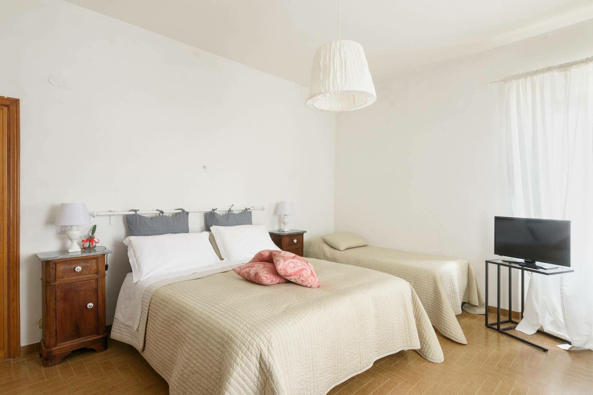 Un Petit Paradis Castiglione della Valle Exterior foto