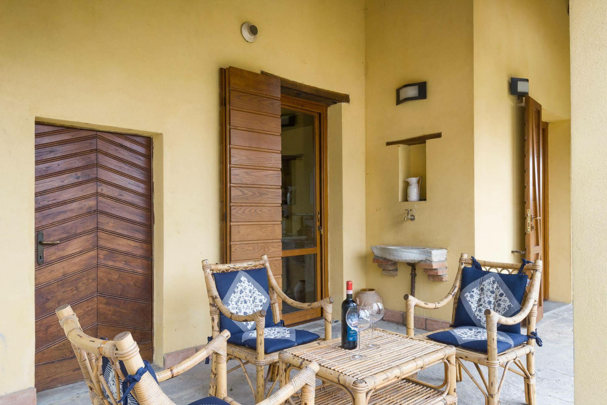Un Petit Paradis Castiglione della Valle Exterior foto